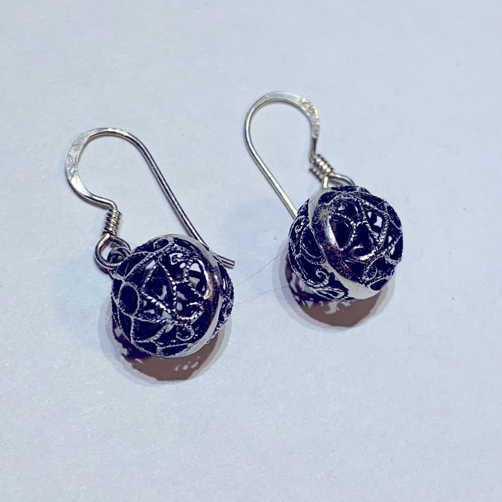 💰2/$40💰 Vintage Openwork Ball Earrings Silver 925